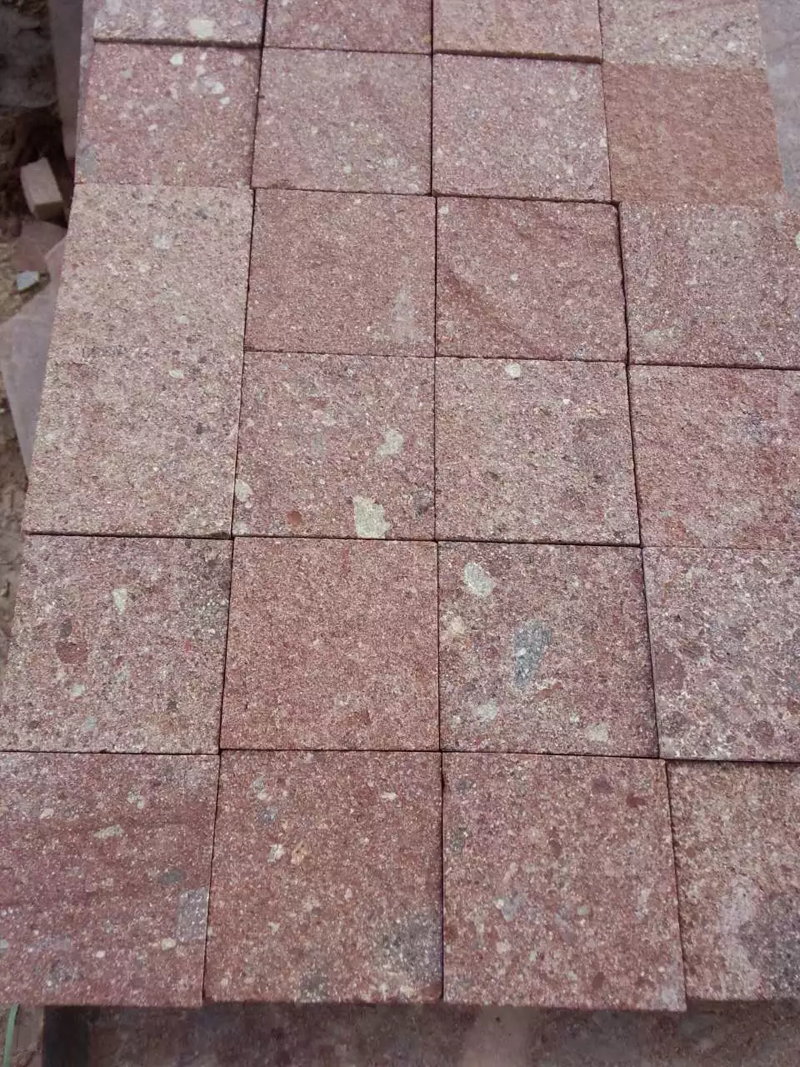 Red Granite Cropped Setts